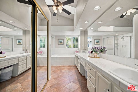 Tiny photo for 40620 Via Diamante, Murrieta, CA 92562 (MLS # 26985911)