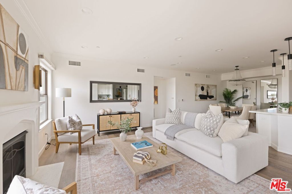 Photo of 432 S Willaman Drive #401, Los Angeles, CA 90048 (MLS # 25599021)