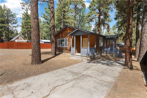 Photo of 315 E Big Bear Blvd, Big Bear City, CA 92314 (MLS # IV25234266)