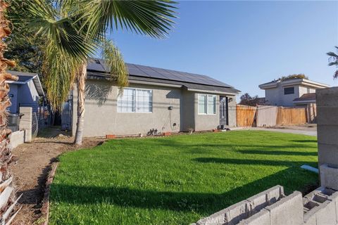 Photo of 1724 Terrace Way, Bakersfield, CA 93304 (MLS # NS26005107)
