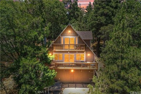 Photo of 334 Weisshorn Drive, Crestline, CA 92325 (MLS # SW26093577)