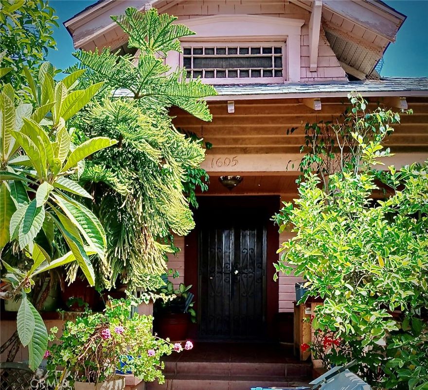 This centrally located 2-bedroom, 1-bathroom home offers convenience and opportunity. Nestled near schools, shopping centers, and major freeways, it's perfect for commuters and families alike. Whether you're looking for a great investment, rental property, or a rehab project, this property has solid potential. With the right updates, it could become a standout home in a desirable area. Don’t miss this opportunity to add value and make it your own!