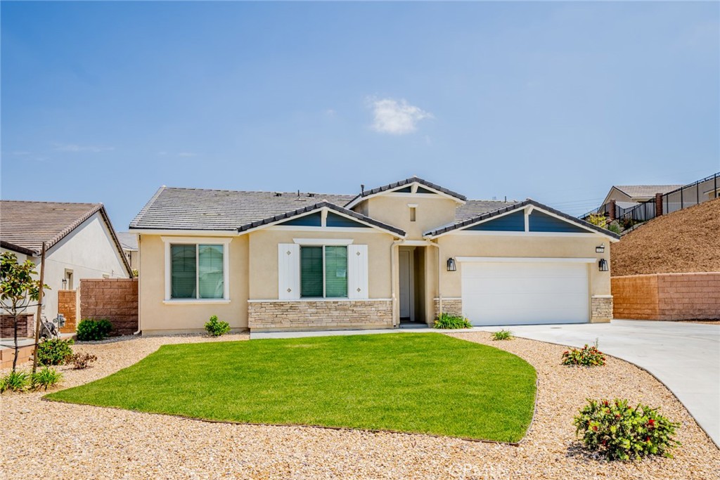 1528 Yucca Court
