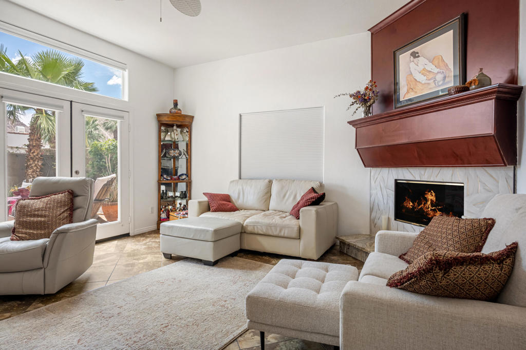 53595 Avenida Diaz