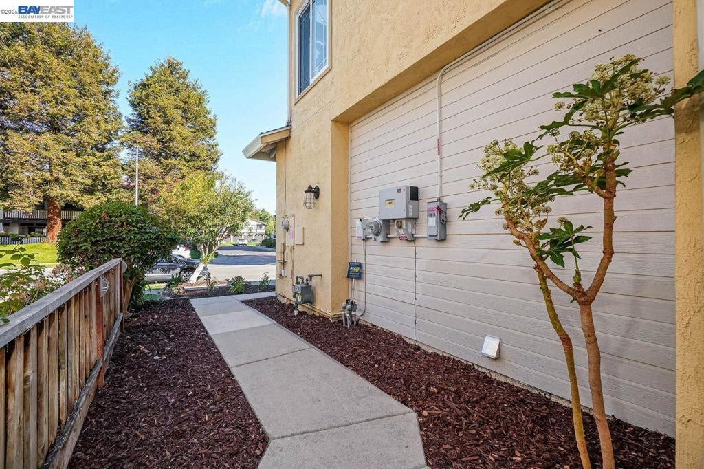 5008 Crandallwood Dr