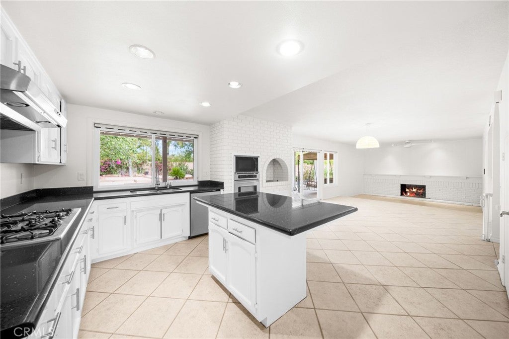 Lake Forest, California, 92630, United States, 5 Bedrooms Bedrooms, ,3 BathroomsBathrooms,Residential,Active,2021296