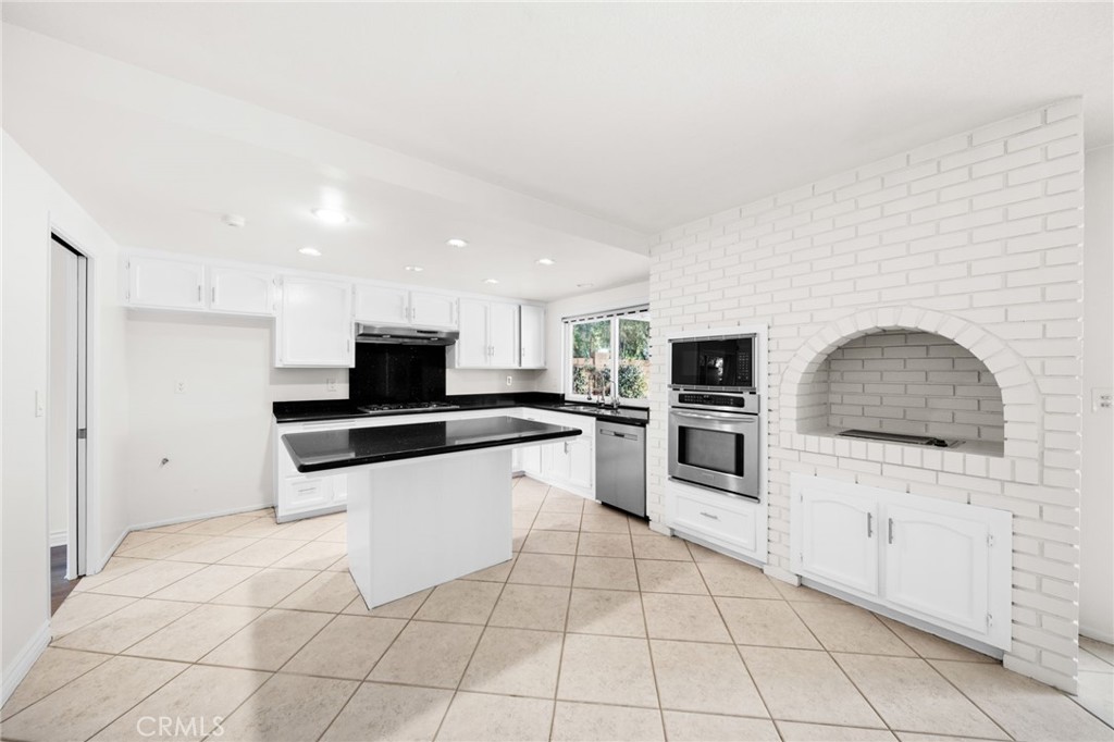 Lake Forest, California, 92630, United States, 5 Bedrooms Bedrooms, ,3 BathroomsBathrooms,Residential,Active,2021296