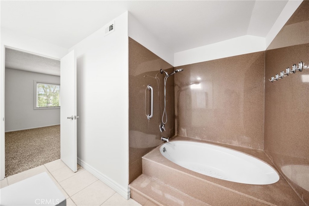 Lake Forest, California, 92630, United States, 5 Bedrooms Bedrooms, ,3 BathroomsBathrooms,Residential,Active,2021296
