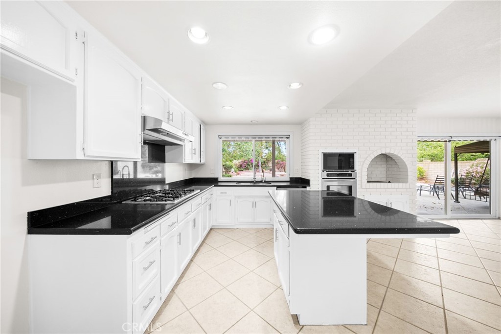 Lake Forest, California, 92630, United States, 5 Bedrooms Bedrooms, ,3 BathroomsBathrooms,Residential,Active,2021296