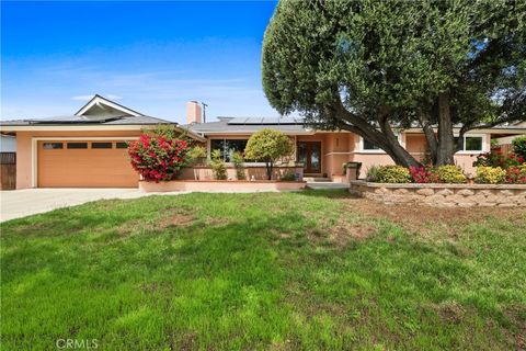 Photo of 925 Maryhurst Drive Dr, Claremont, CA 91711 (MLS # CV26082501)