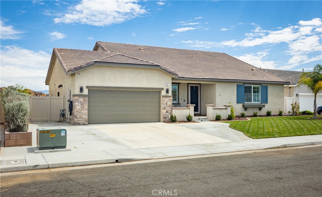 832 Hilltop Court