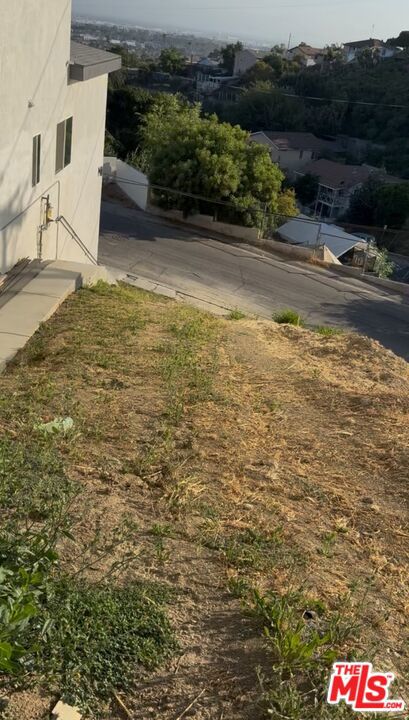 3909 Dobinson Street