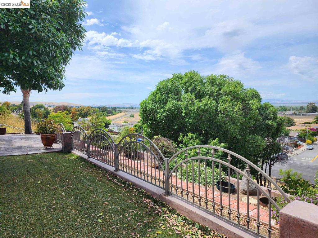 HILLSDALE - Residential