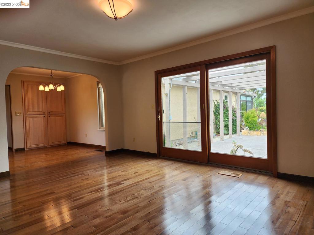 HILLSDALE - Residential