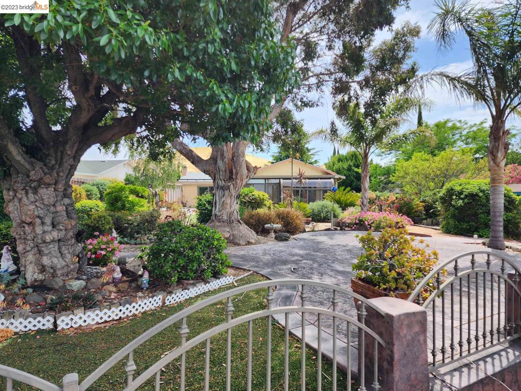 HILLSDALE - Residential