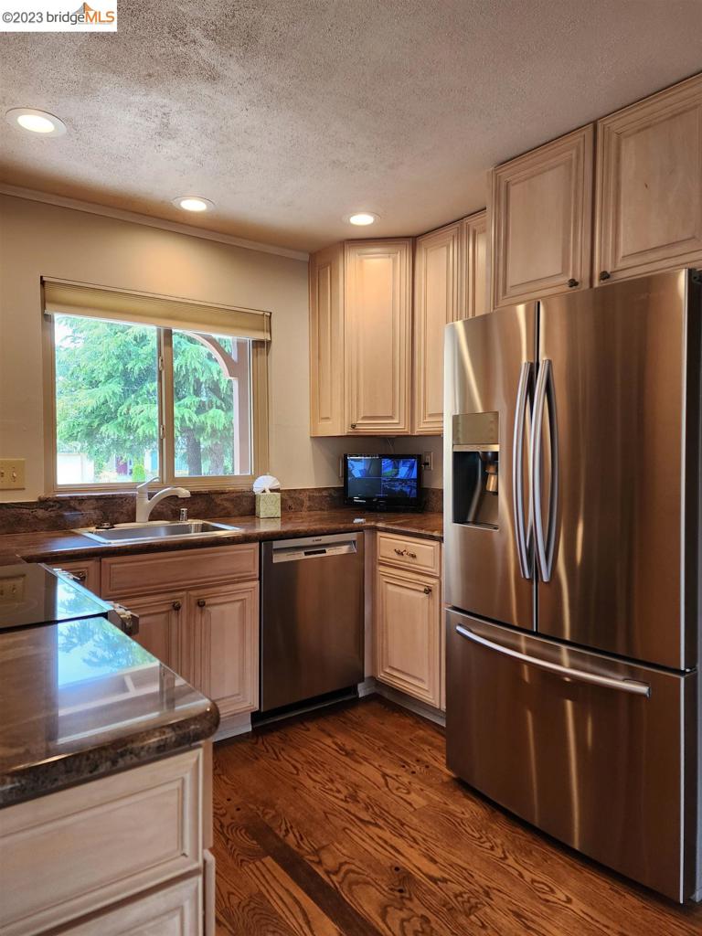 HILLSDALE - Residential