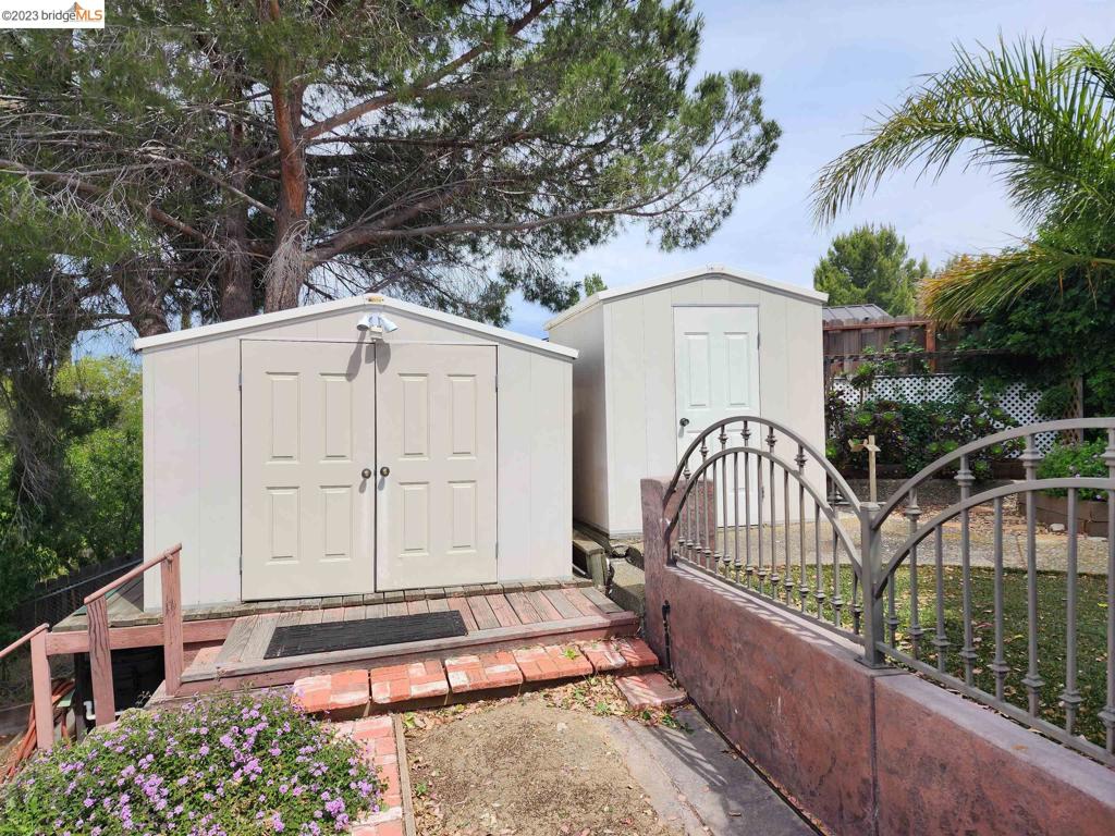 HILLSDALE - Residential