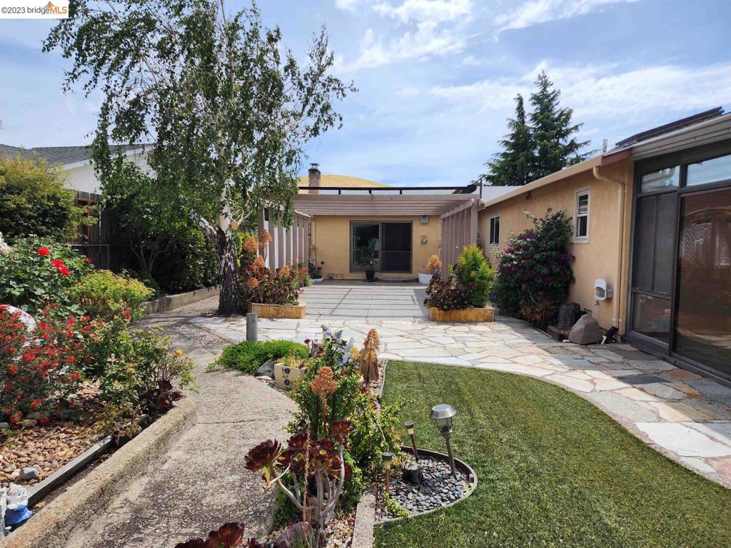 HILLSDALE - Residential