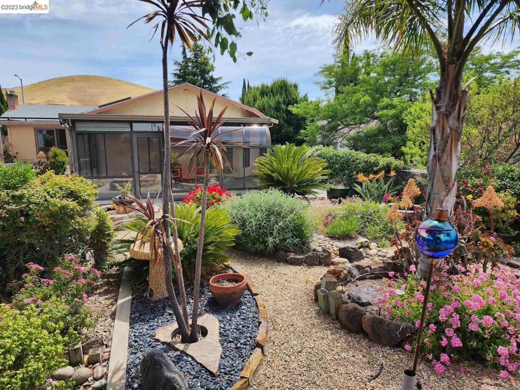 HILLSDALE - Residential