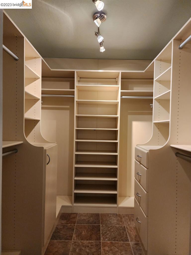 HILLSDALE - Residential