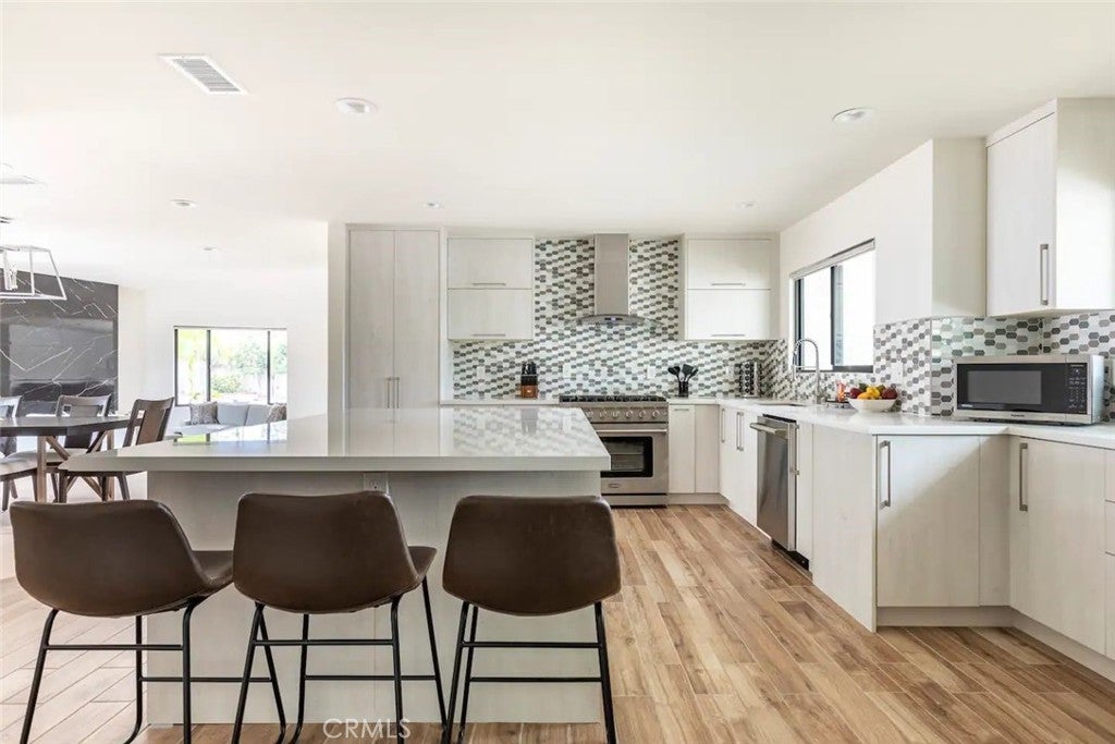 1406 W Janeen