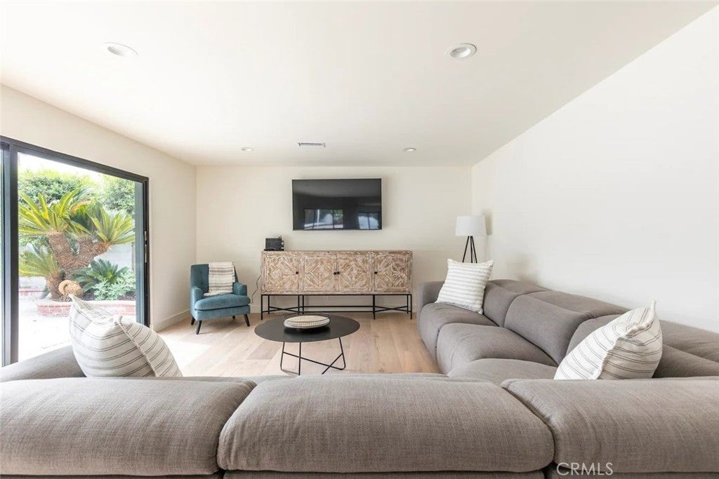 1406 W Janeen