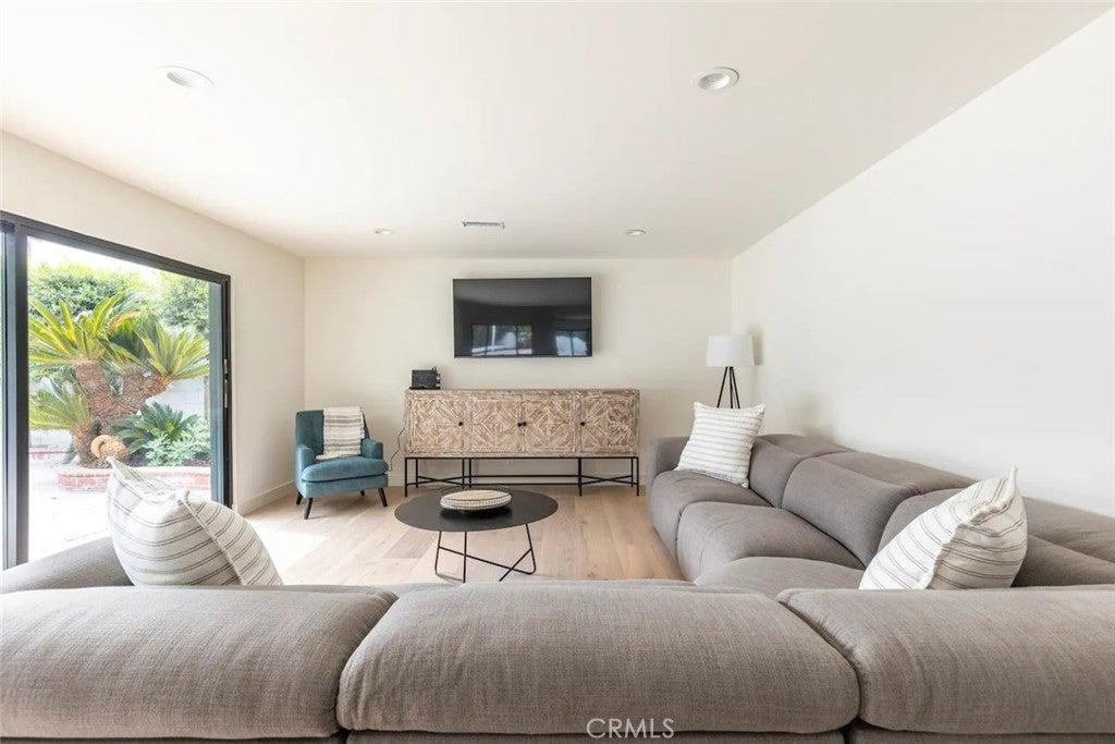 1406 W Janeen