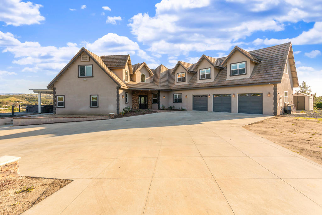 38975 Vista Dawn Court