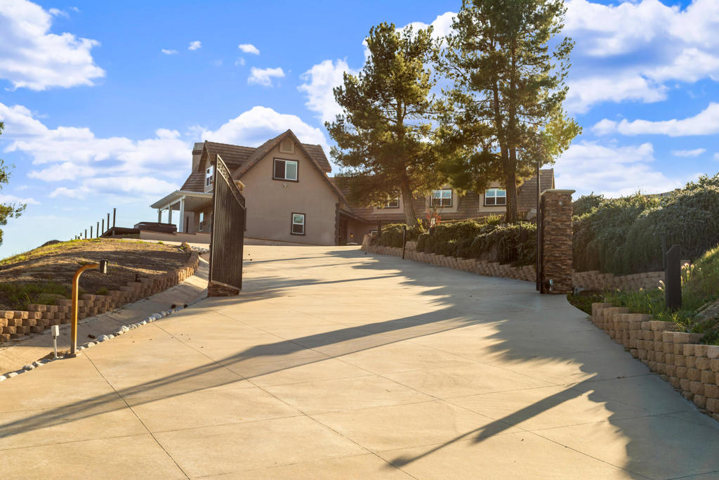 38975 Vista Dawn Court