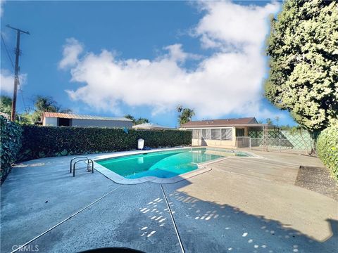 8654 Greenpoint Avenue Riverside CA 92503