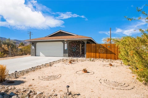 Photo of 6166 Mariposa Avenue, 29 Palms, CA 92277 (MLS # PW26177895)