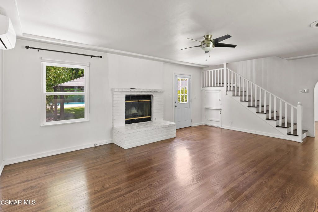 Photo of 3914 Carpenter Avenue, Studio City, CA 91604 (MLS # 226002170)