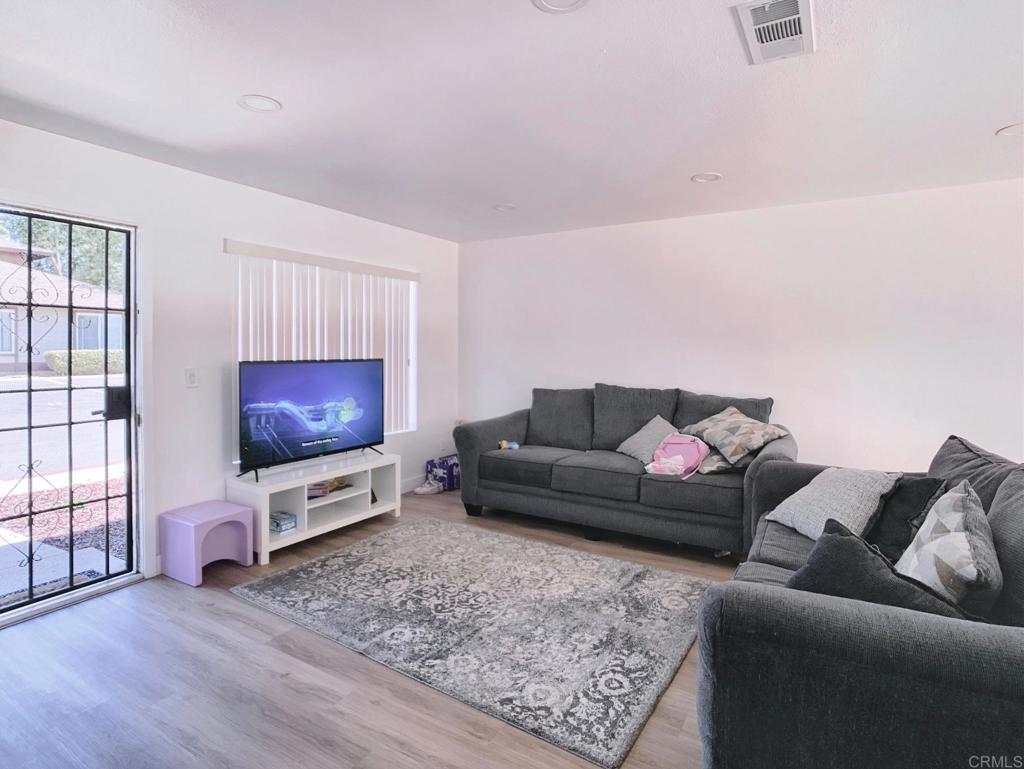 319 Sun Court