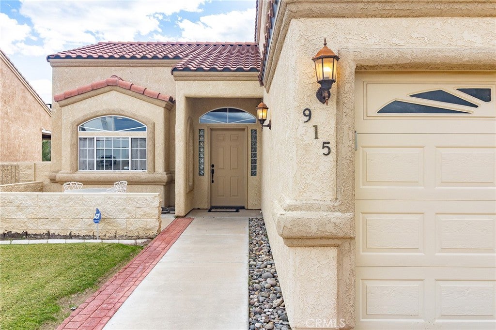 Properties 4 915 Beach Drive