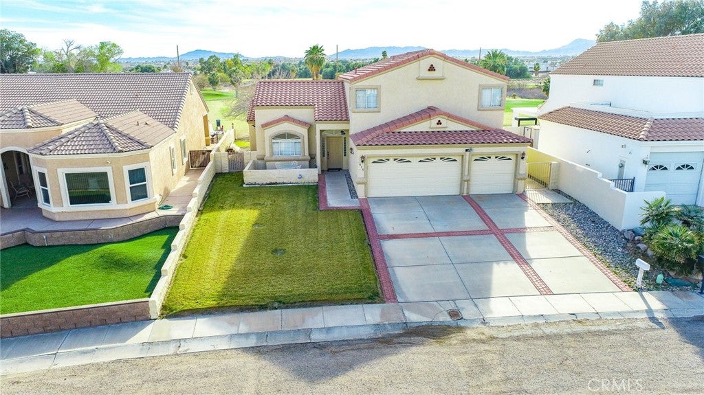 Properties 2 915 Beach Drive