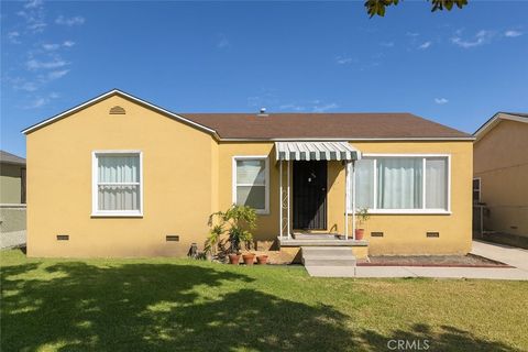 Photo of 941 W Almond Street, Compton, CA 90220 (MLS # BB25196399) Photo of 941 W Almond Street, Compton, CA 90220 (MLS # BB25196399)
