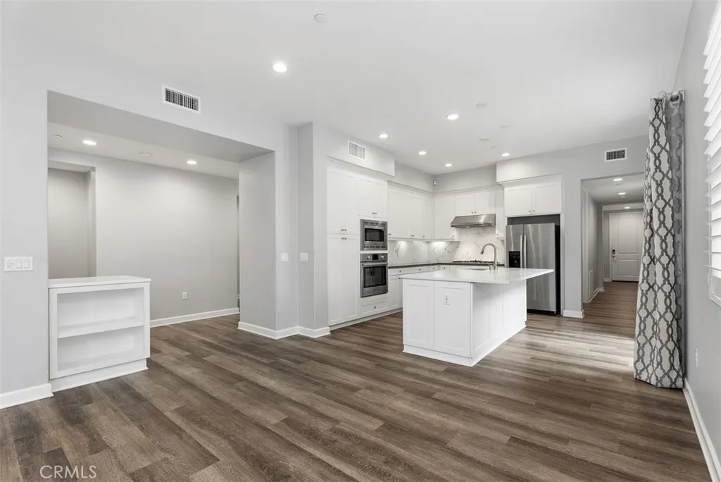 Irvine, California 92618, United States, 3 Bedrooms Bedrooms, ,2 BathroomsBathrooms,Residential,Active,144899