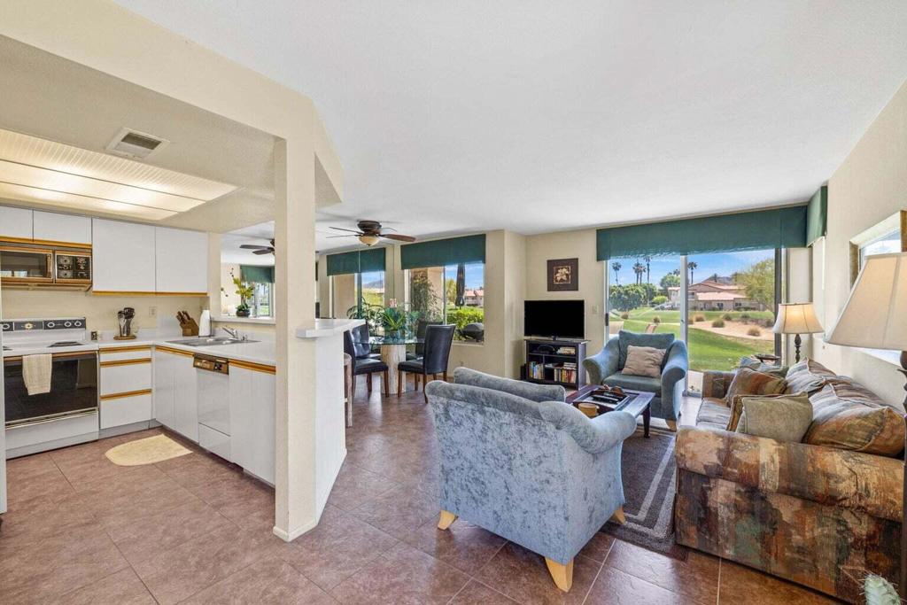 Palm Royale - Residential