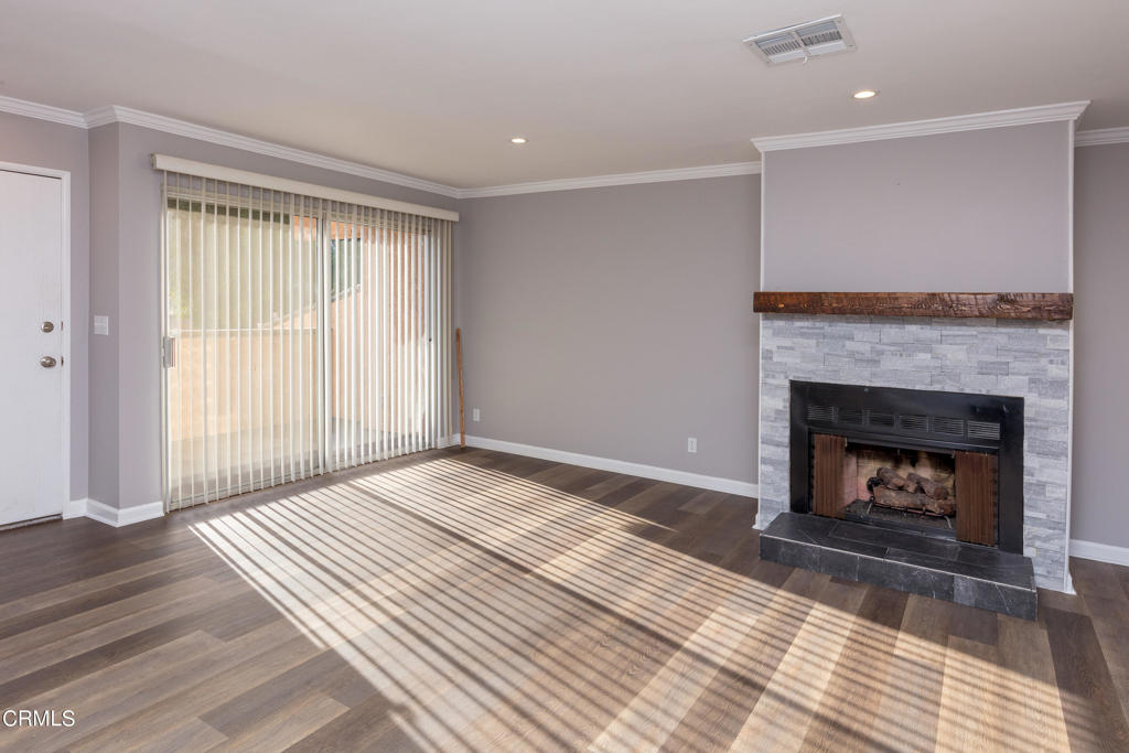 Victoria Gardens North 10 - 3210 - Residential Lease