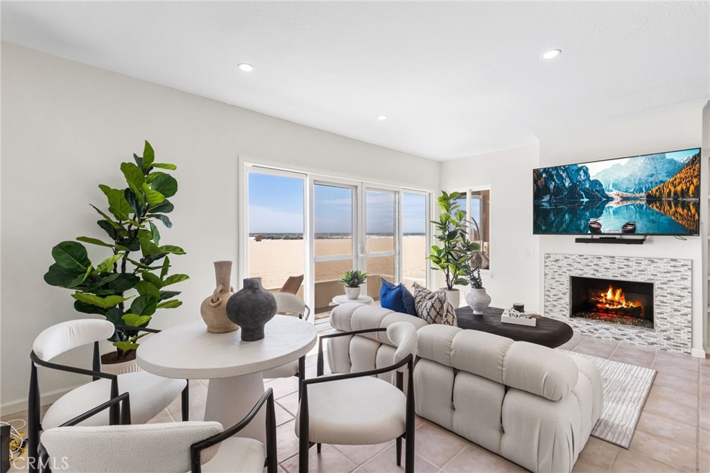 3012 W Oceanfront
