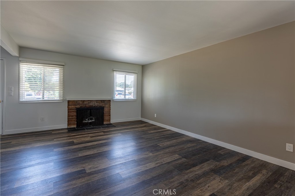 9712 Dakota Ave