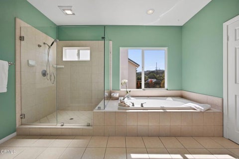 Tiny photo for 424 Roosevelt Court, Ventura, CA 93003 (MLS # V1-36586)