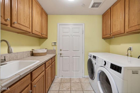 Tiny photo for 424 Roosevelt Court, Ventura, CA 93003 (MLS # V1-36586)