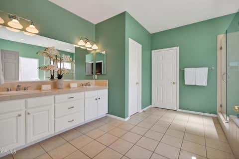 Tiny photo for 424 Roosevelt Court, Ventura, CA 93003 (MLS # V1-36586)