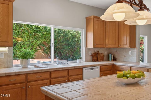 Tiny photo for 424 Roosevelt Court, Ventura, CA 93003 (MLS # V1-36586)