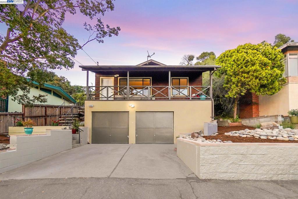 HAYWARD HILLS - Residential