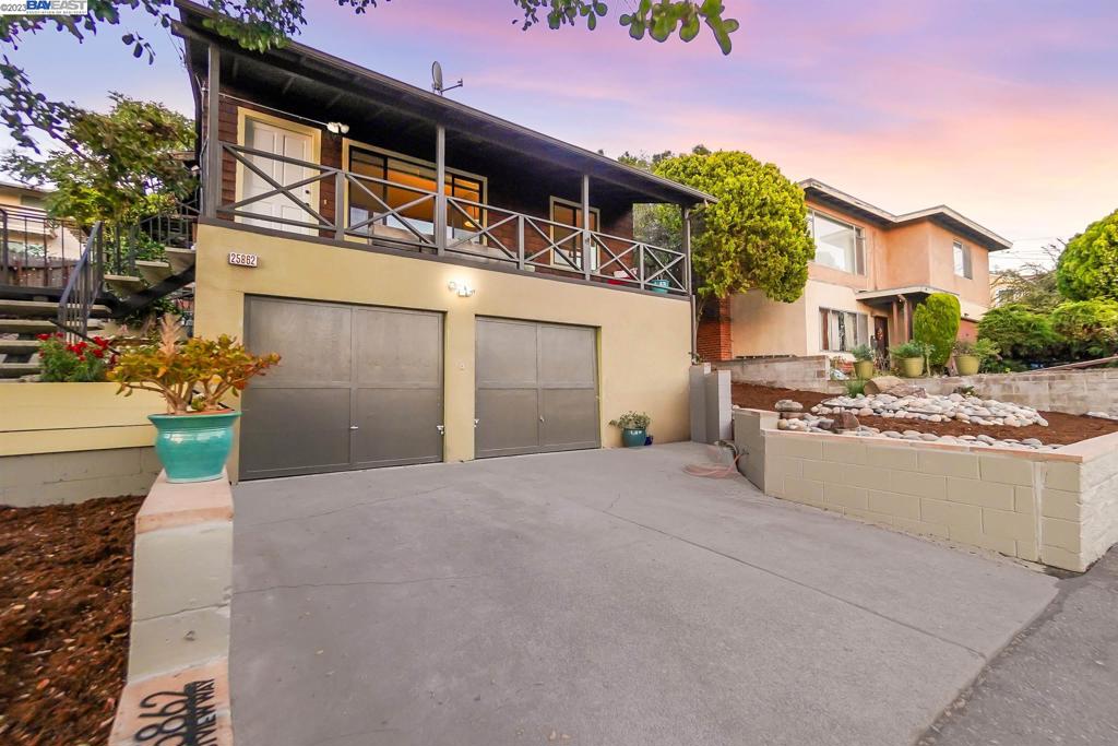 HAYWARD HILLS - Residential