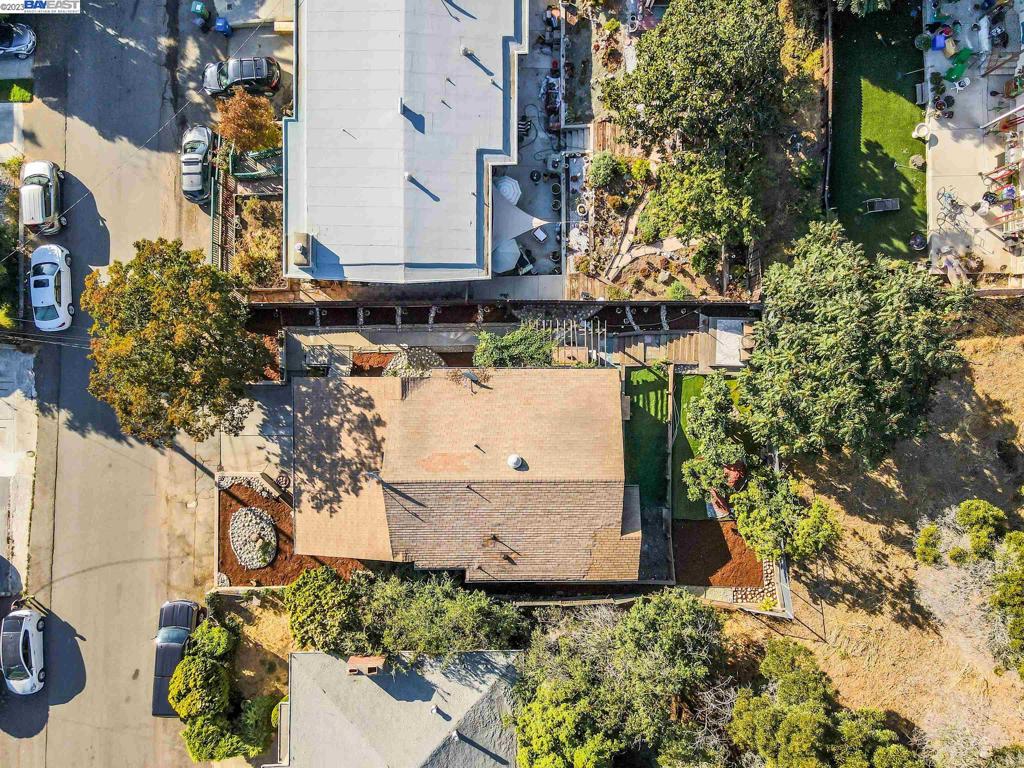 HAYWARD HILLS - Residential