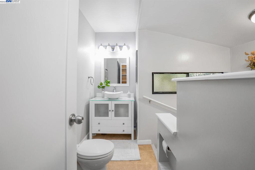 HAYWARD HILLS - Residential