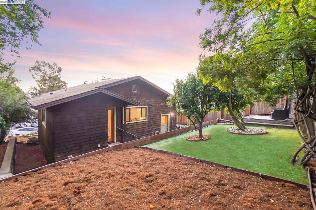 HAYWARD HILLS - Residential